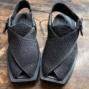 Black Textured Sandals made of genuine leather and recycled tires men’s size 7